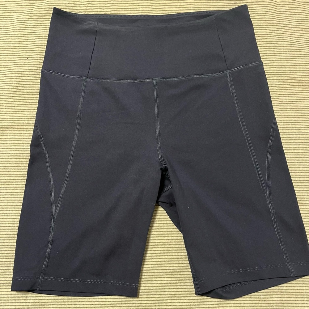 Girlfriend Collective Navy 7” Biker Shorts Size Medium
